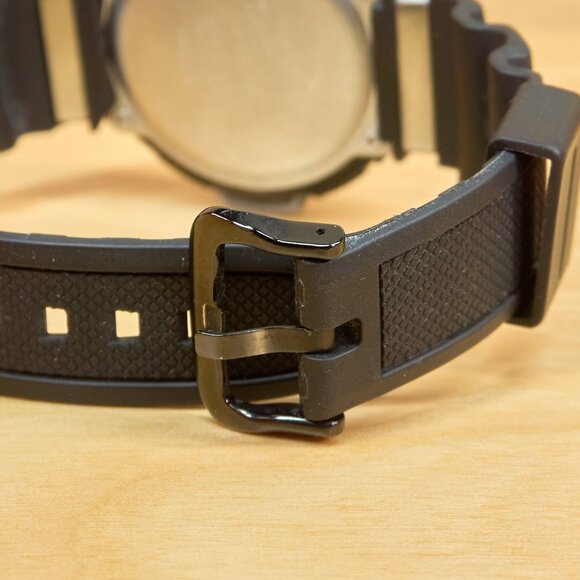 Casio 3157 SGW-100 Digital Watch, Twin Sensor, WR 200M, Compass Thermometer - Picture 8 of 9